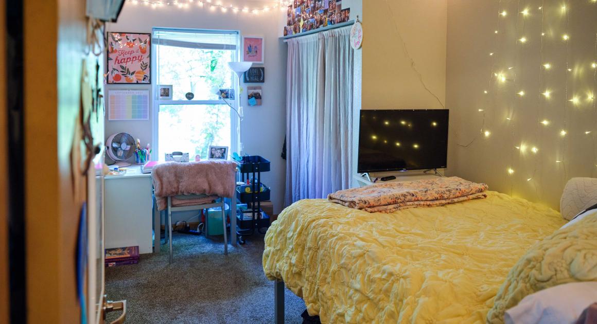 dorm room photo